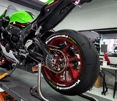 Kawasaki Ninja, Set For 2 Tires Both Sides Left And Right (1983)