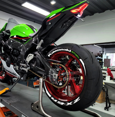 Kawasaki Ninja ZX-6R + Stripes, Set For 2 Tires Both Sides Left And Right (1993)