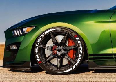 Shelby Super Snake + Logo Red, Set for 4 Tires (2035)